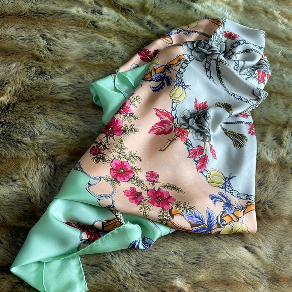 Gucci Silk Shawl/Scarf Aqua-Pink - Picture 7 of 12